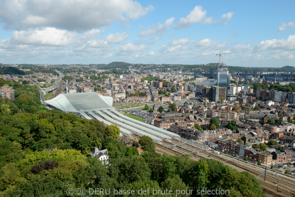 gare de Liège-Guillemins
et tour des finances